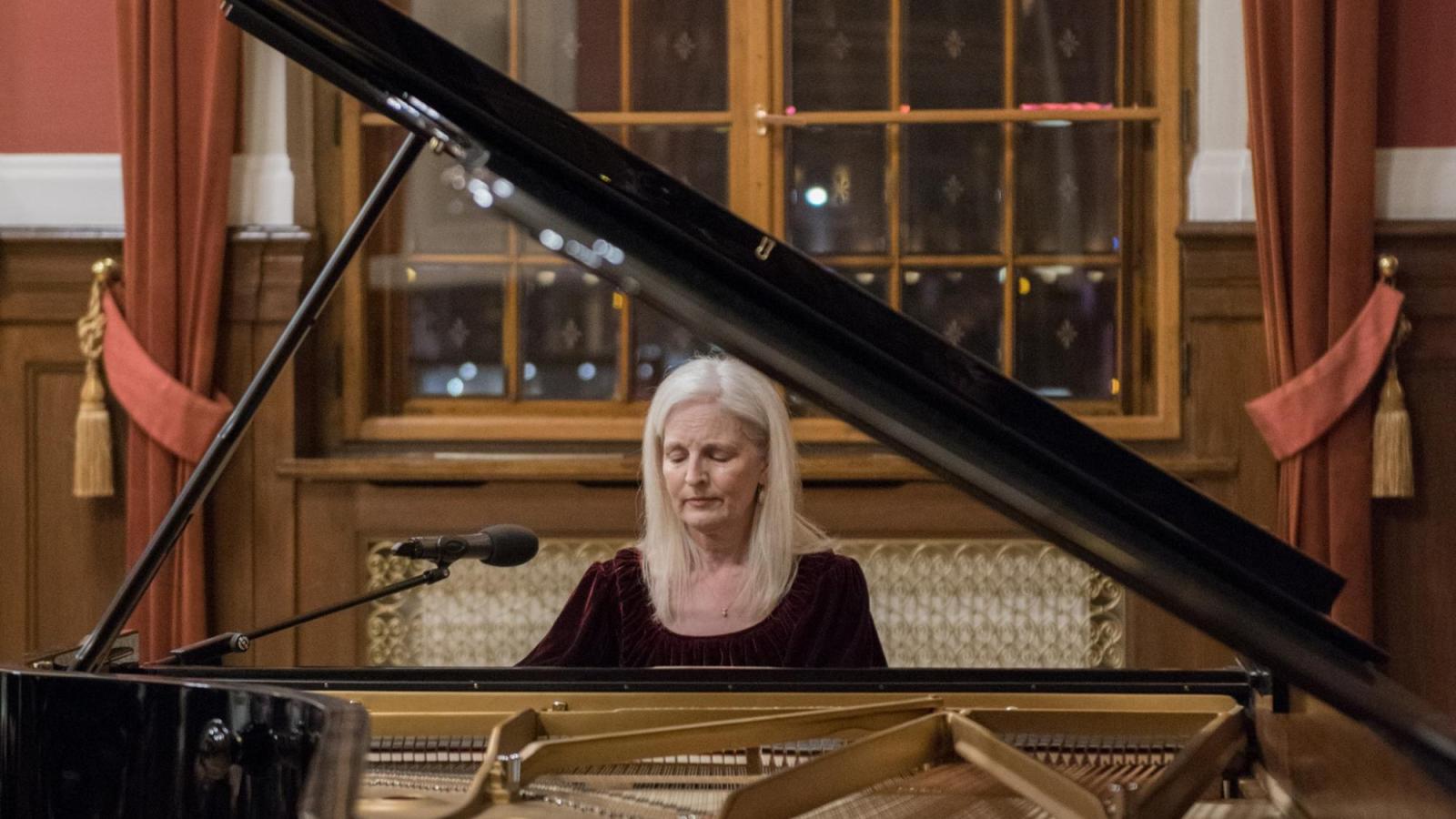 Pamela Howland