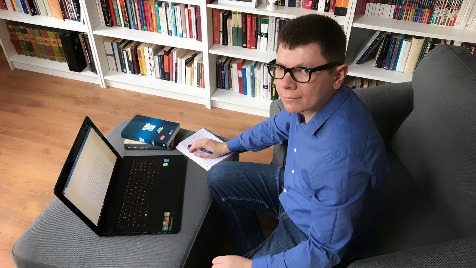 Dr Filip Biały