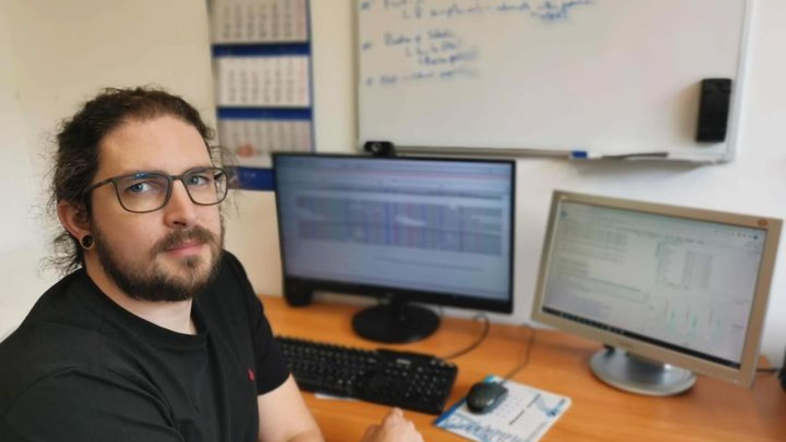 Dr Jonathan Parrett